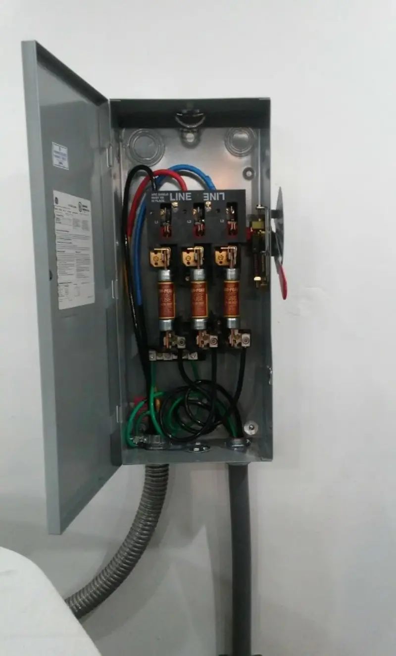 Three-phase disconnect switch installed for Smoke Detector Installation in Goldendale